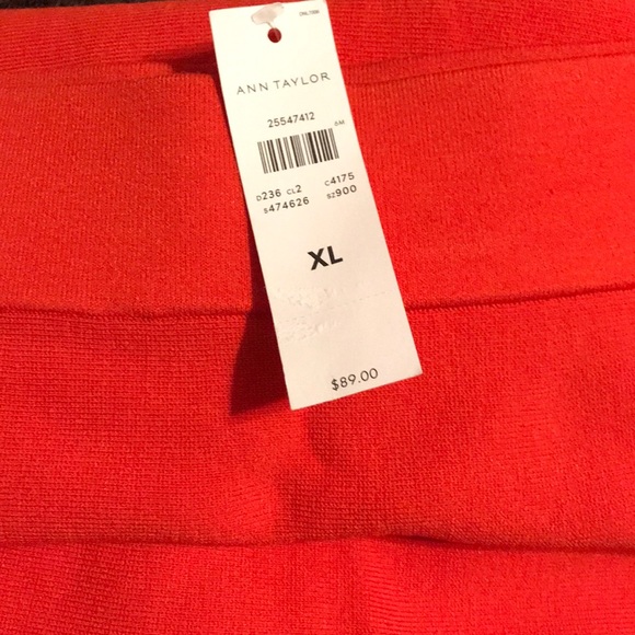 NWT Ann Taylor SCALLOPED KNIT SKIRT - Picture 3 of 3